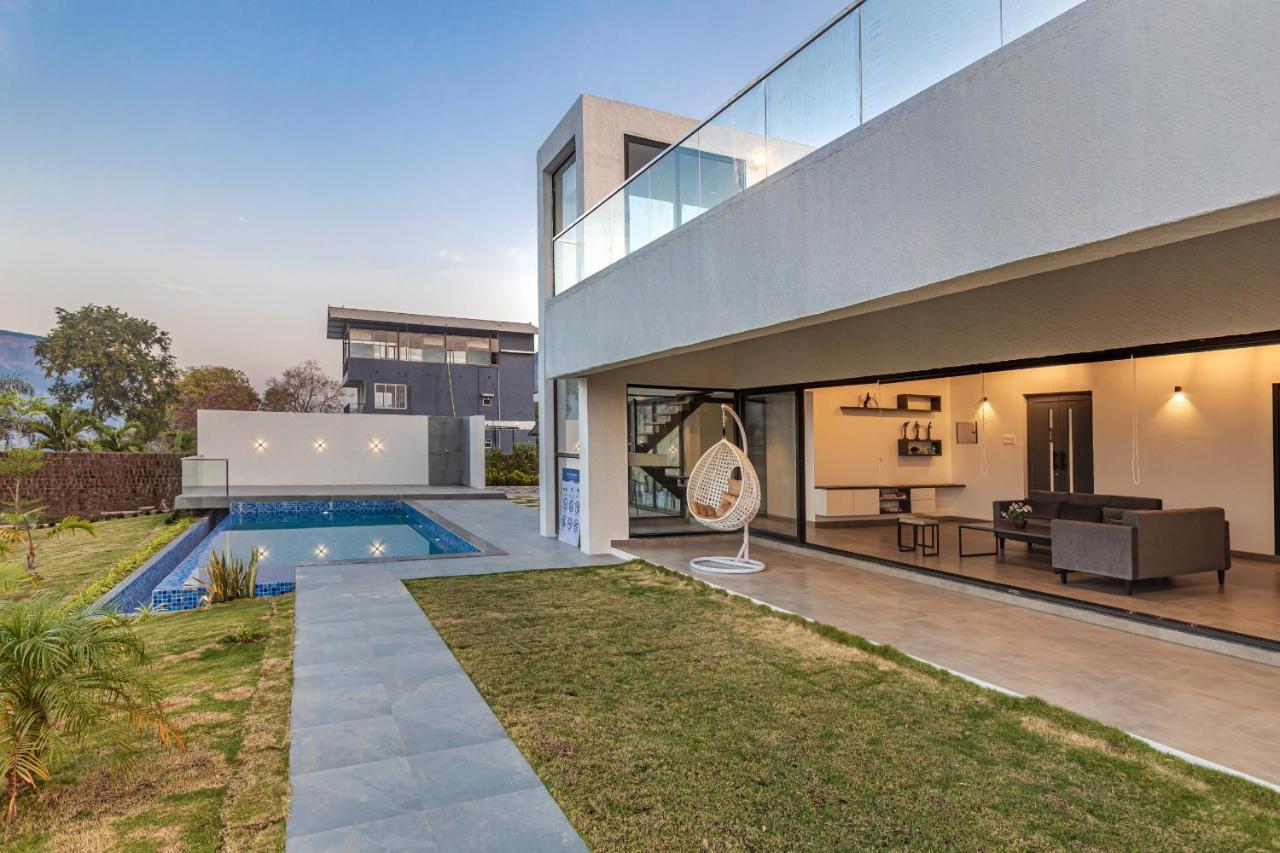 Saffronstays Stargazer, Karjat - Luxury Pool Villa With Lake View Dış mekan fotoğraf