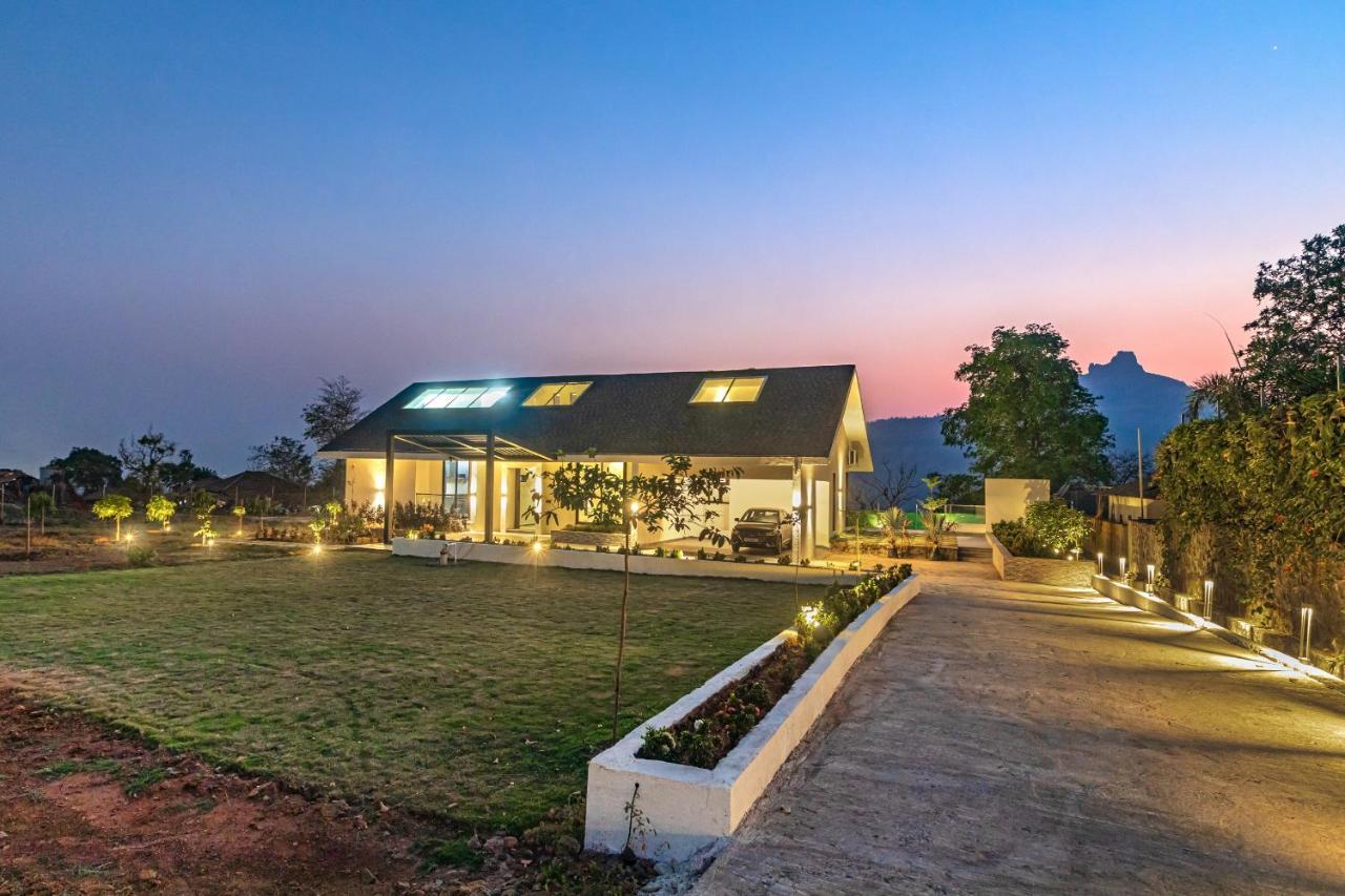 Saffronstays Stargazer, Karjat - Luxury Pool Villa With Lake View Dış mekan fotoğraf