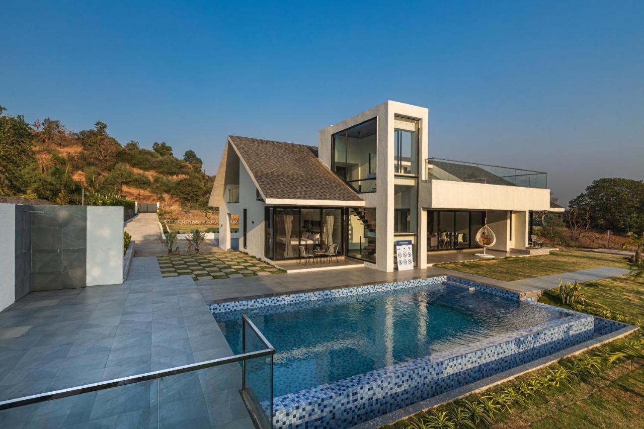 Saffronstays Stargazer, Karjat - Luxury Pool Villa With Lake View Dış mekan fotoğraf
